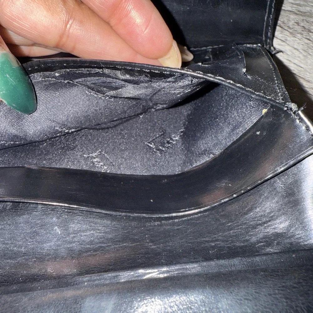Salvatore Ferragamo Gancini Black Leather Bifold‎ Wallet Silver Hardware Used